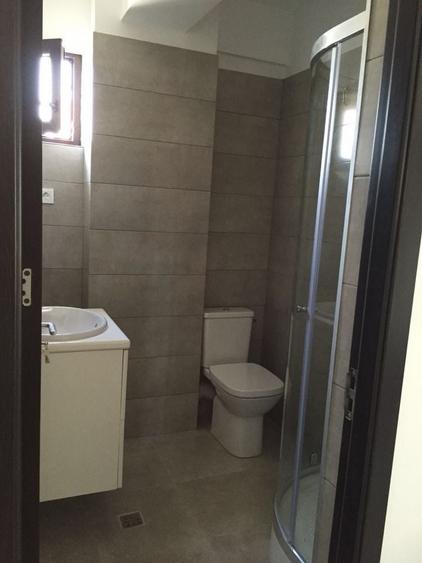 Garsonieră decomandată, mobilată în Vitan Mall