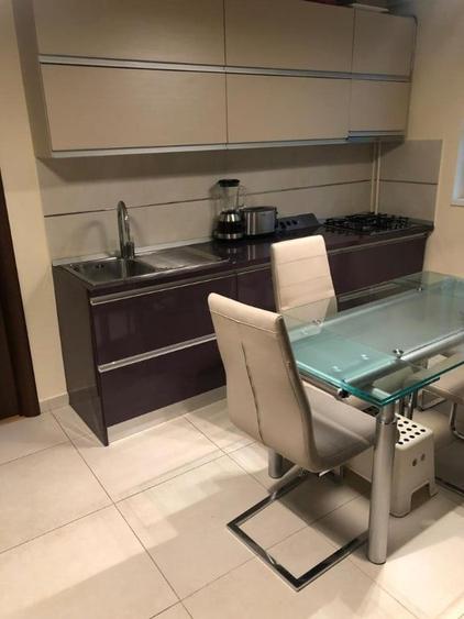 Apartament cu 3 camere semidecomandat în Timpuri Noi