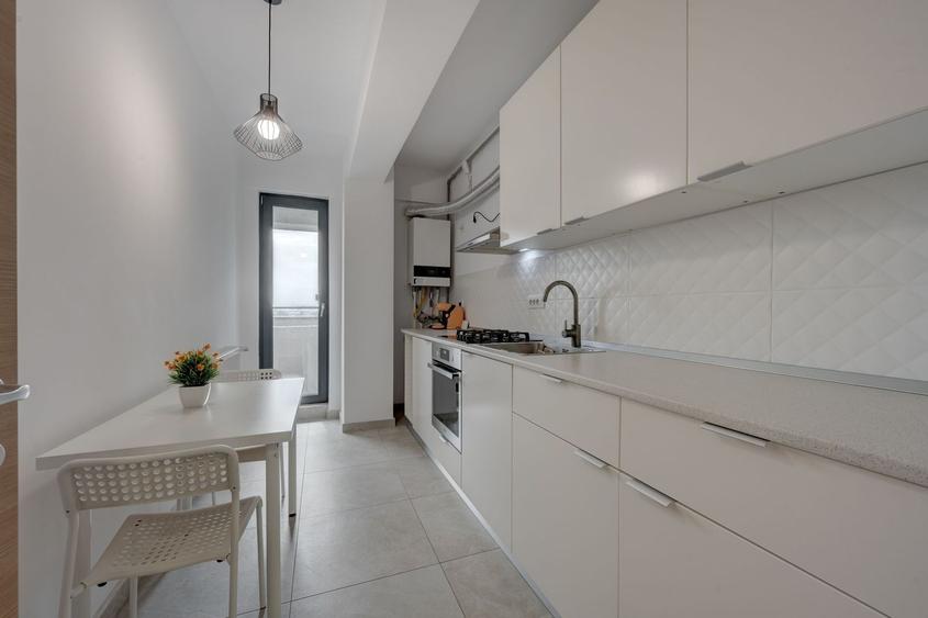 Penthouse cu 2 camere decomandat, mobilat în Apărătorii Patriei