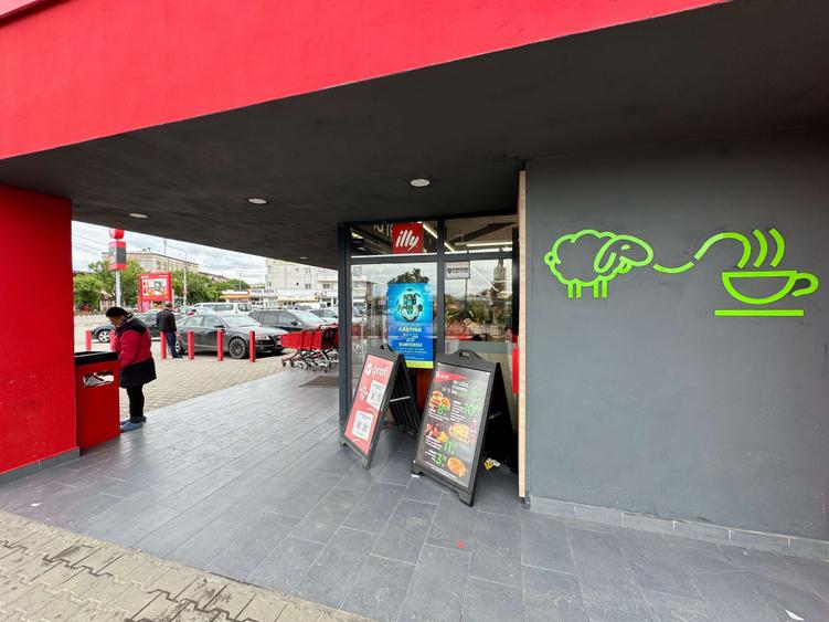 Spațiu comercial, de 964 mp, în Adjud
