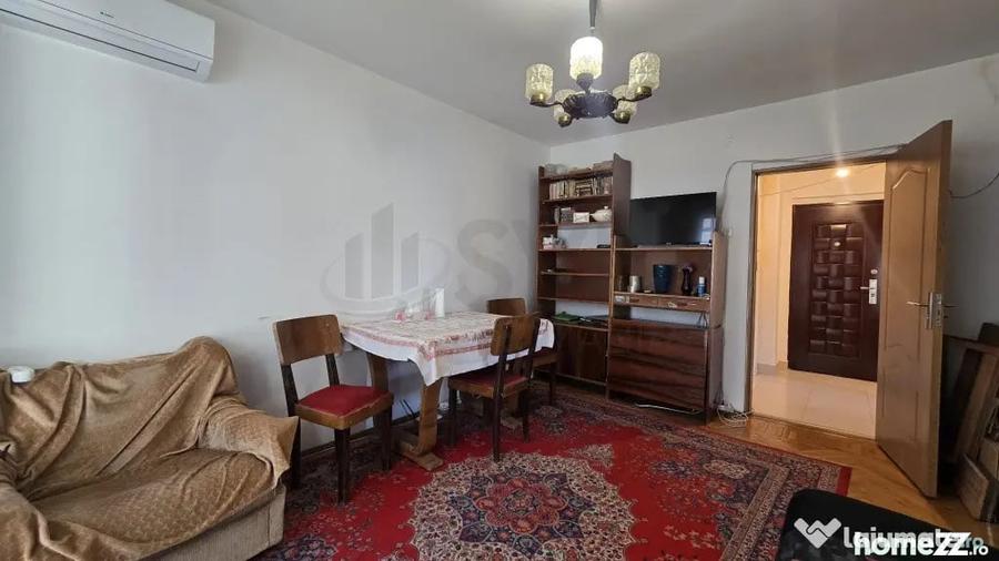 Apartament cu 3 camere semidecomandat în Națiunile Unite