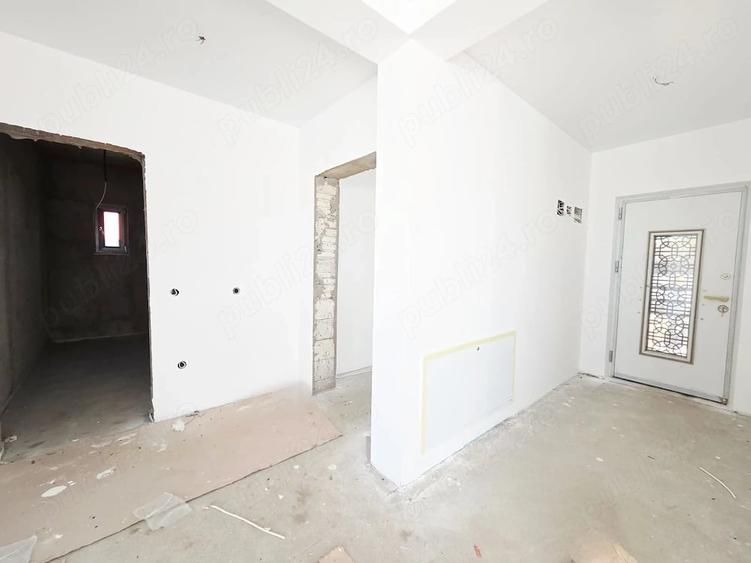 Casă cu Teren 450 Mp în Costi