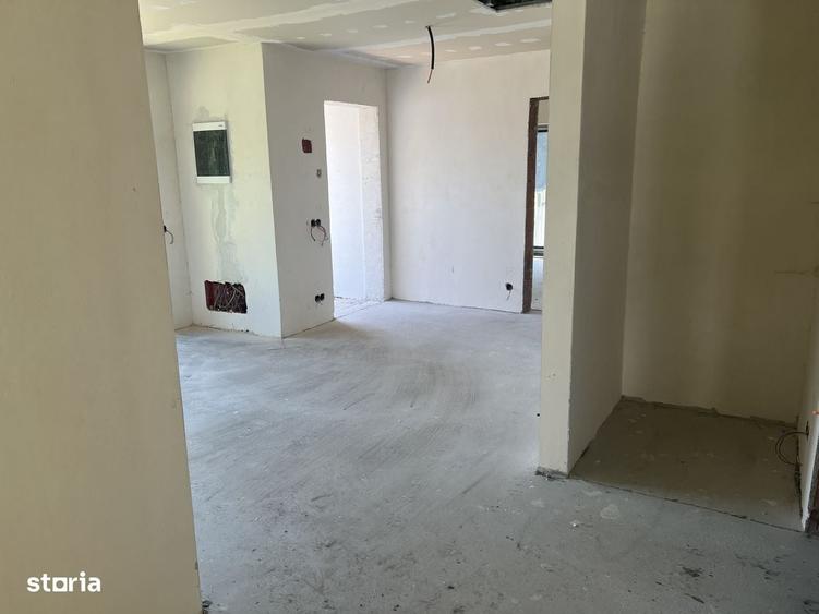 Casă cu 4 camere în Baciu