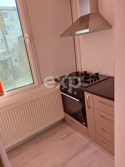 Apartament cu 2 camere decomandat, mobilat în Central