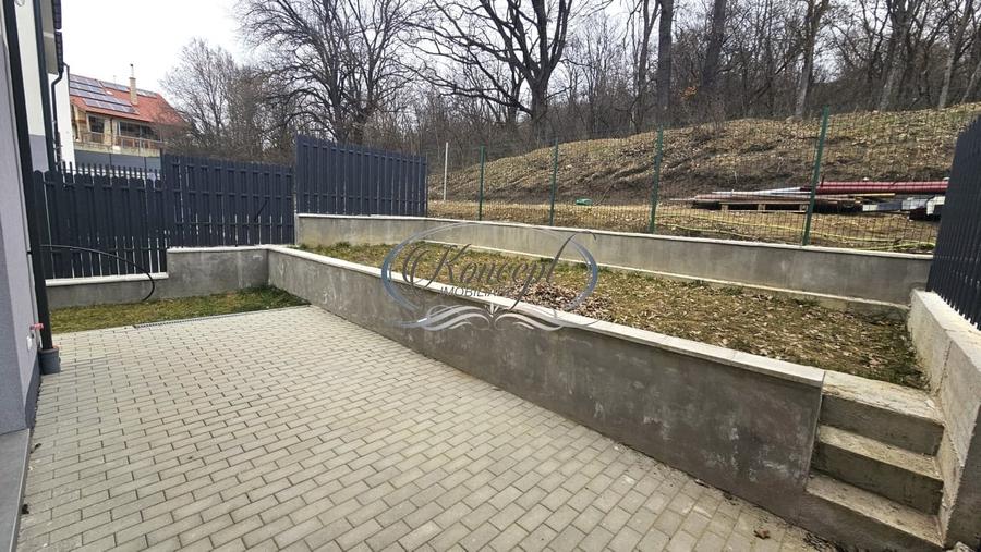 Duplex cu 5 camere cu Canalizare în Iris