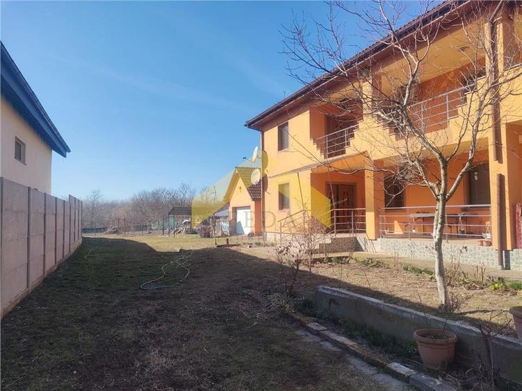 Casă individuală cu 5 camere cu Canalizare în Zădăreni