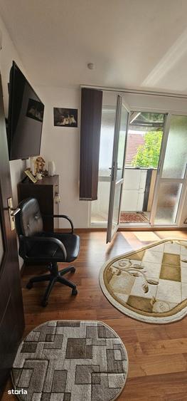 Apartament cu 4 camere decomandat în Bartolomeu