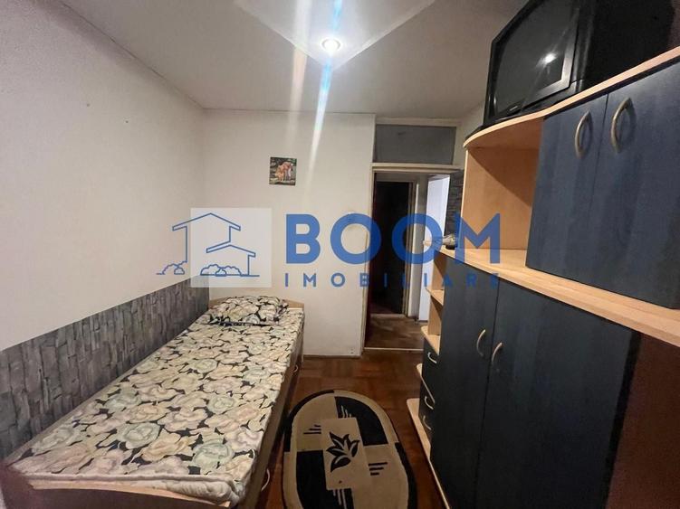Apartament cu 3 camere semidecomandat în Ostroveni