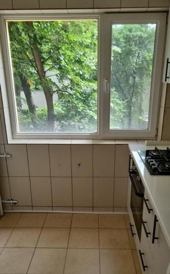Apartament cu 2 camere decomandat, mobilat în Titan
