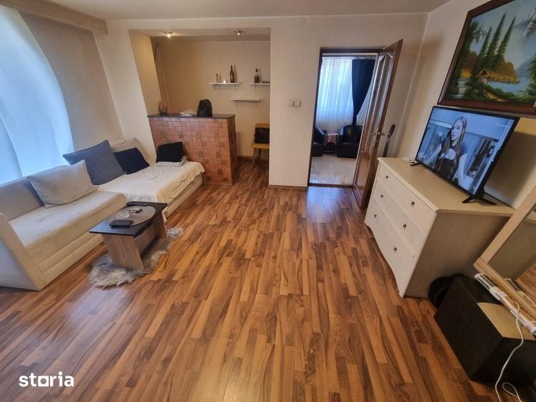 Casă cu 5 camere decomandat cu Teren 700 Mp în Central