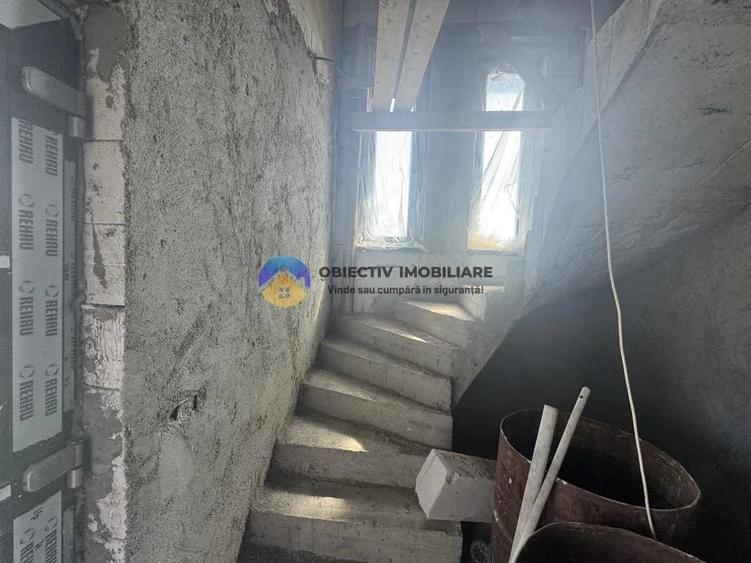 Casă cu Teren 953 Mp în Gura Văii