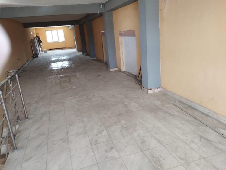 Spațiu comercial, de 750 mp, în Central