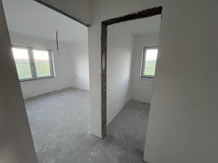 Casă cu 4 camere cu Teren 600 Mp în Central