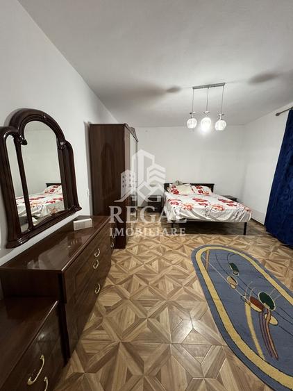 Casă individuală cu 3 camere cu Canalizare în Central