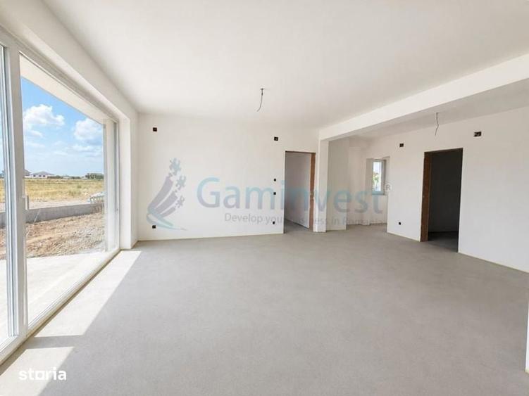 Casă cu 4 camere în Central
