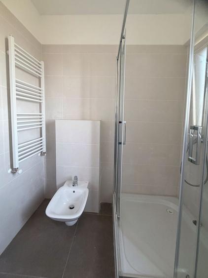 Apartament cu 3 camere decomandat în Aradului