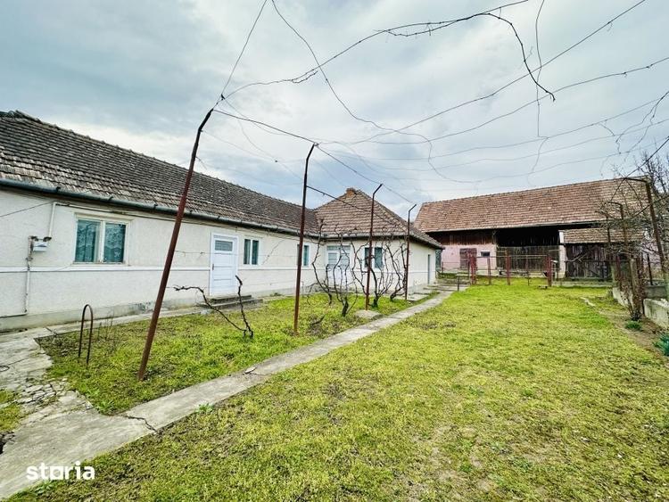 Casă cu 5 camere cu Teren 4629 Mp în Mica