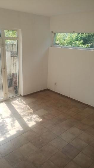 Spațiu comercial, de 27 mp, în Valea Lupului