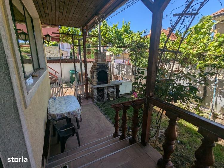 Casă cu 3 camere cu Teren 250 Mp în Central