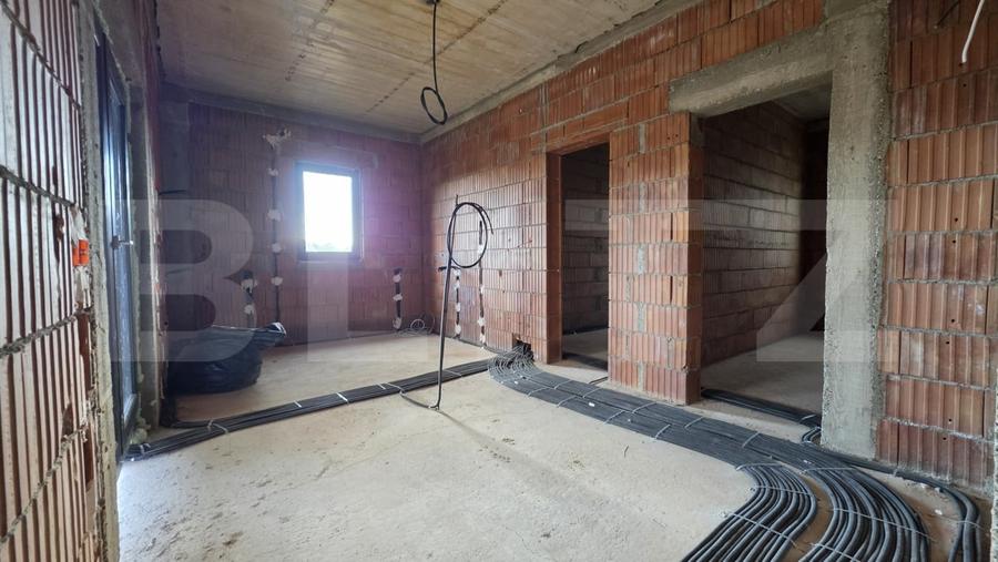 Casă individuală cu 5 camere cu Canalizare în Urseni
