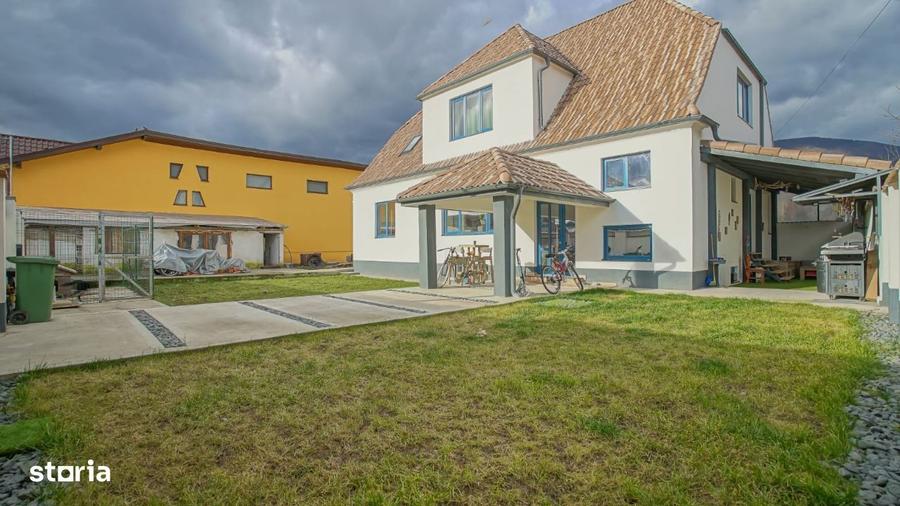Casă cu 4 camere cu Teren 700 Mp în Codlea