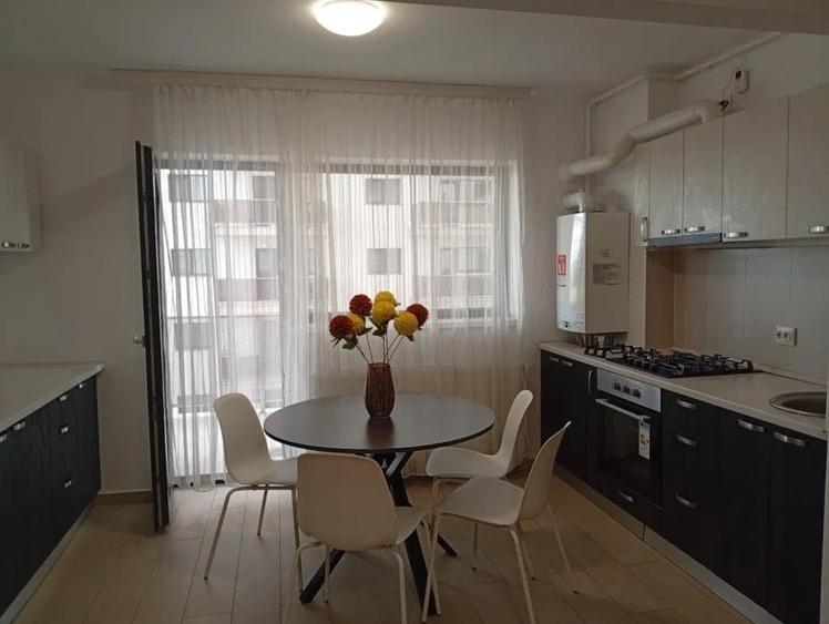 Apartament cu 2 camere semidecomandat, mobilat în Industriilor