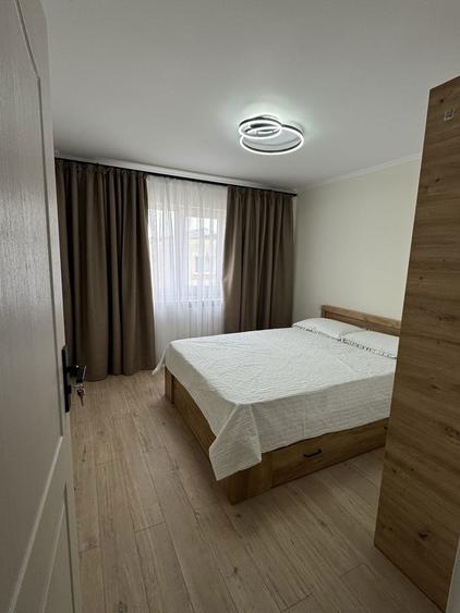 Apartament cu 3 camere semidecomandat în Central