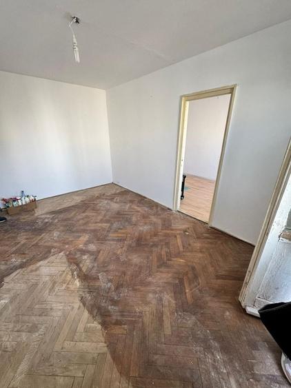 Apartament cu 2 camere nedecomandat în Inel II