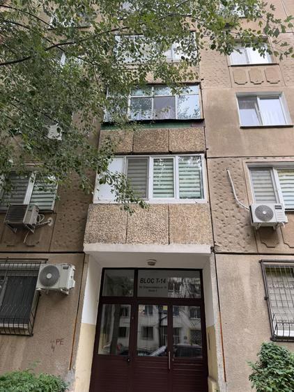 Apartament cu 4 camere semidecomandat în Lacul Tei