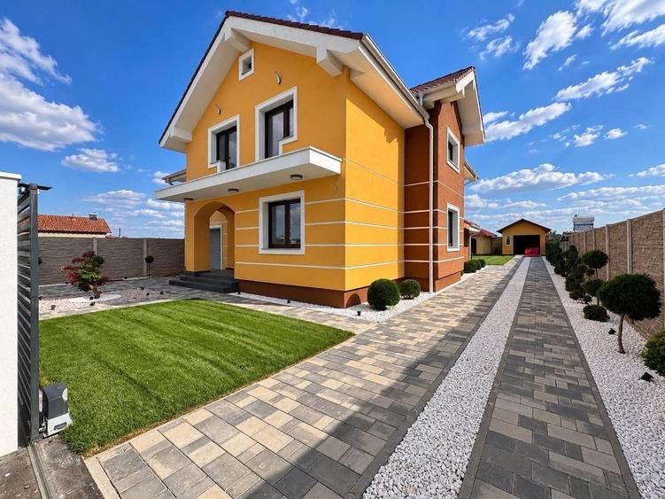 Casă individuală cu 7 camere cu Canalizare în Moșnița Nouă