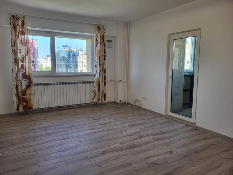 Garsonieră decomandată în Calea Călărașilor