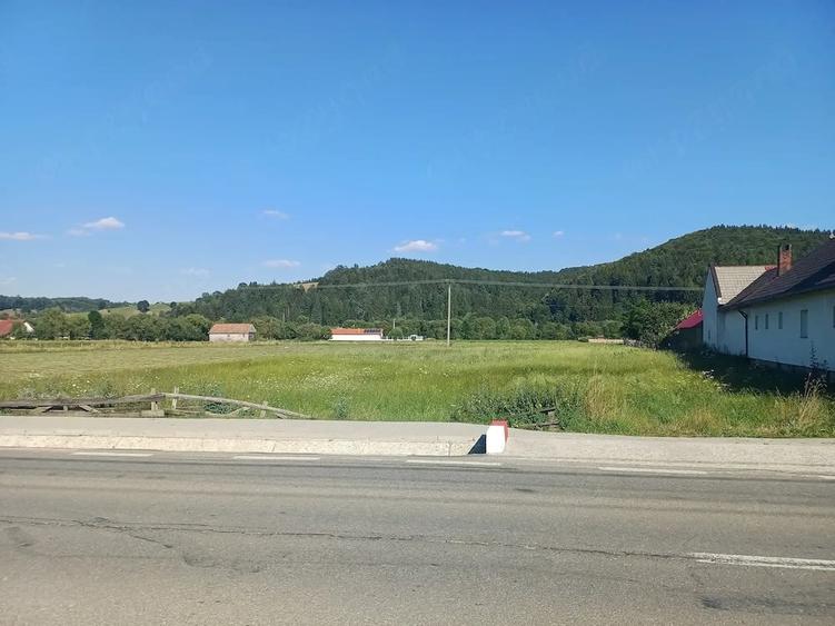 Teren de 3465 mp, în Acriș