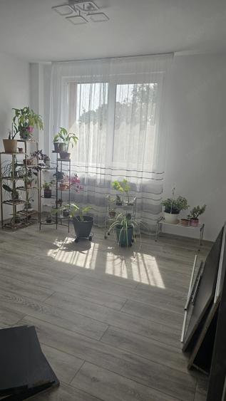 Apartament cu 3 camere semidecomandat în Camil Ressu