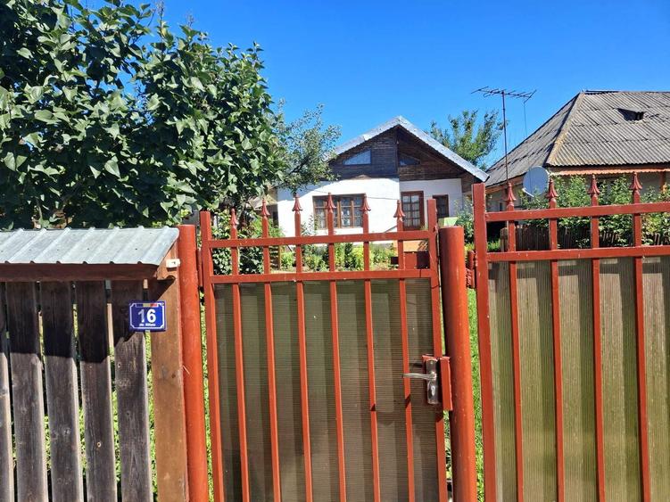 Casă cu 4 camere în Exterior Vest