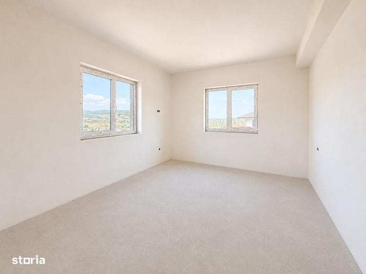 Casă cu 4 camere în Chinteni