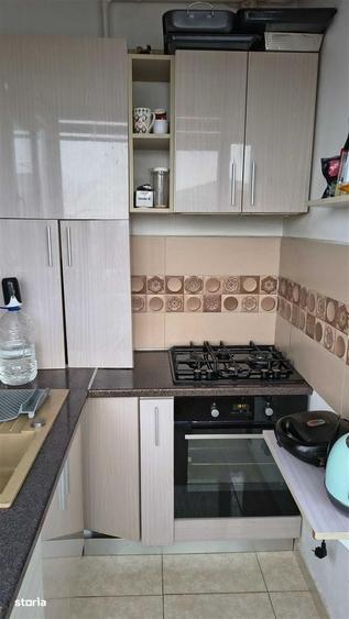 Apartament cu 3 camere decomandat în Dudu