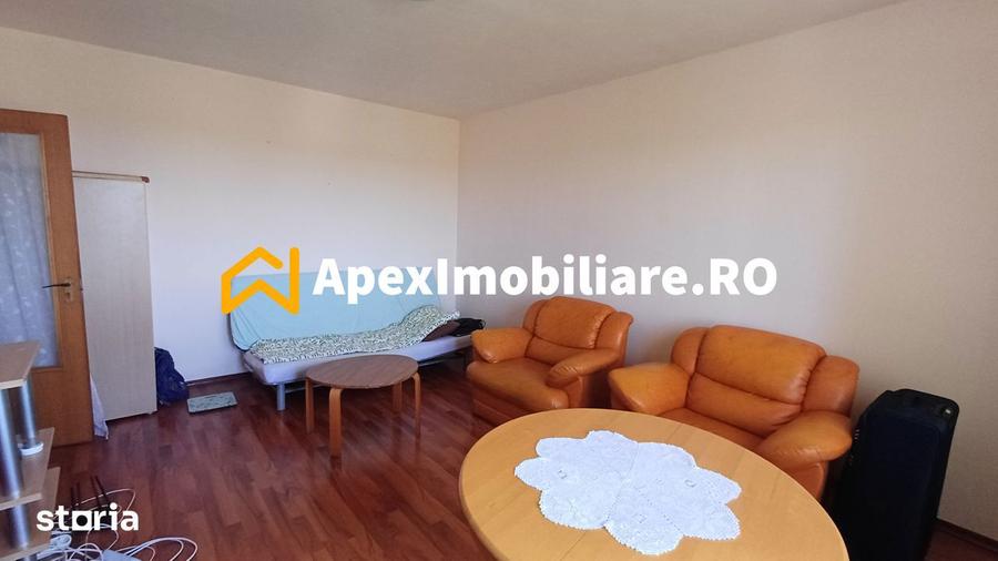Apartament cu 3 camere decomandat, mobilat în Berceni