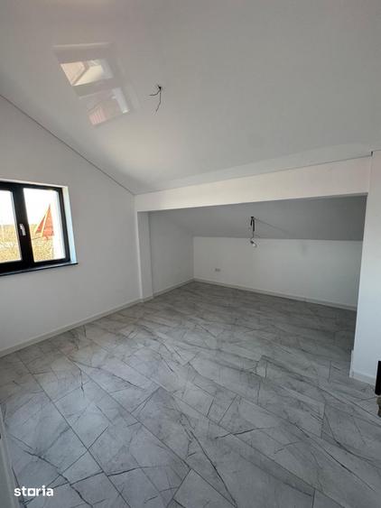 Apartament cu 4 camere în Bascov