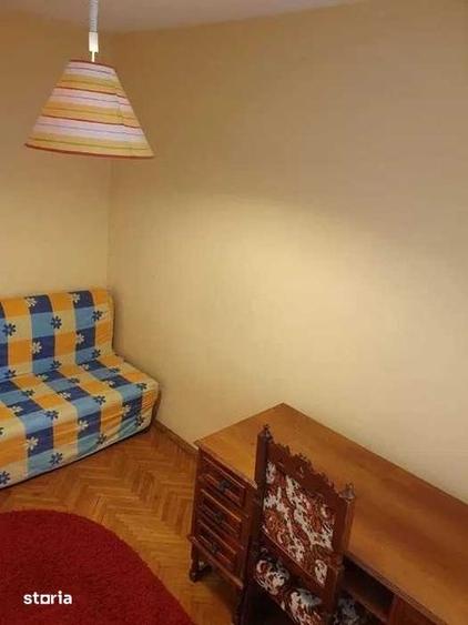 Apartament cu 3 camere semidecomandat în Dacia