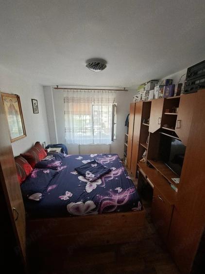 Apartament cu 3 camere decomandat în Bartolomeu