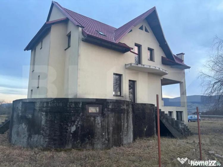 Casa de vanzare, cu 5 camere, 460 mp+teren 5800 mp, 10 km de - 13