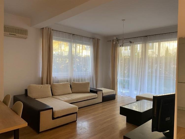 Apartament cu 2 camere semidecomandat, mobilat în Bună Ziua