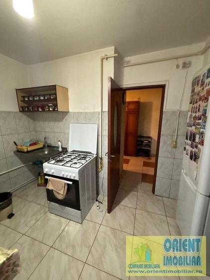 Apartament cu 3 camere decomandat în Dacia
