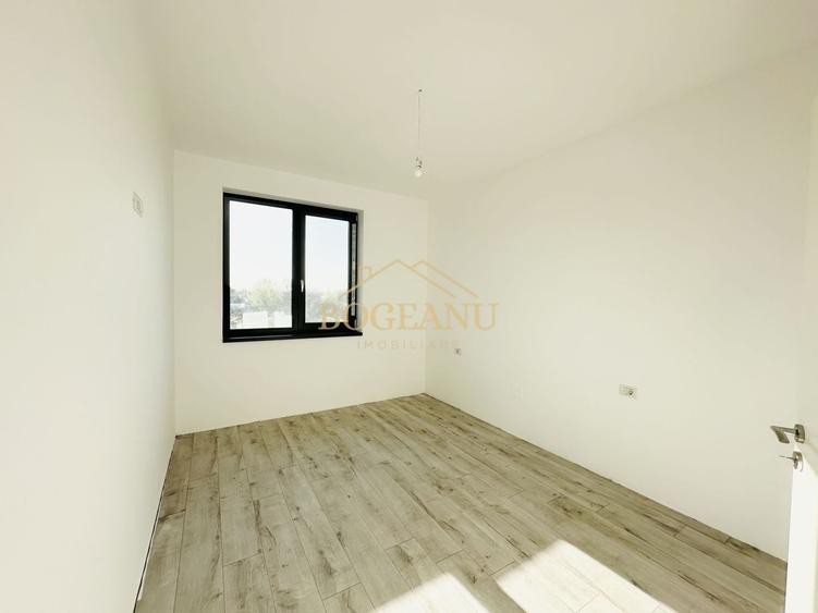 Duplex cu 4 camere cu Canalizare în Utvin