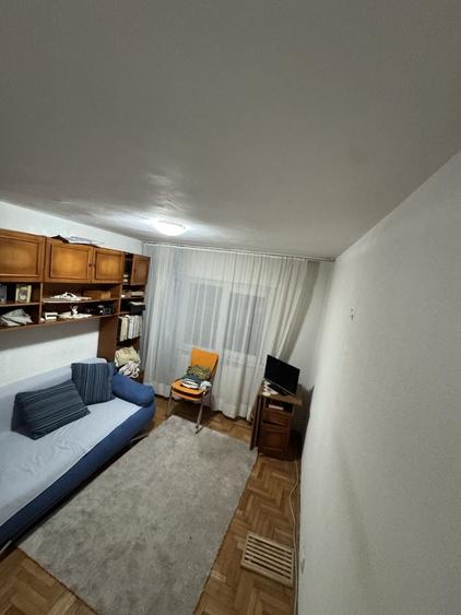 Apartament cu 3 camere decomandat în Obcini