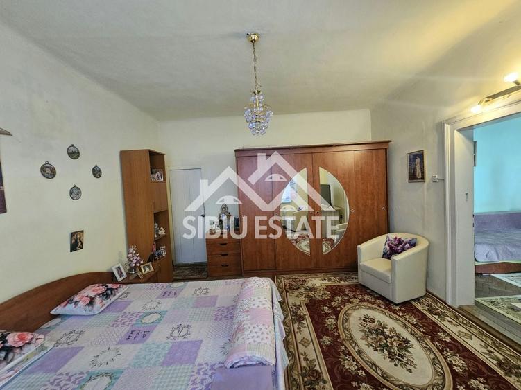 Casă individuală cu 4 camere cu Canalizare în Central