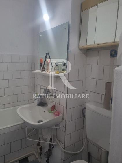 Apartament cu 2 camere semidecomandat, mobilat în Micro 15