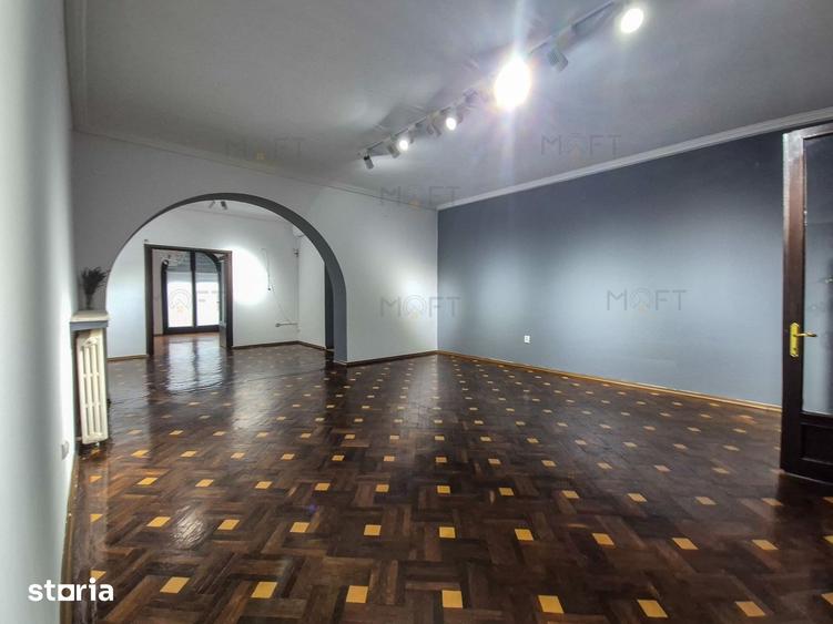 Casă individuală cu 5 camere cu Canalizare în Dorobanți