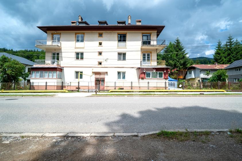 Garsonieră decomandată în Azuga