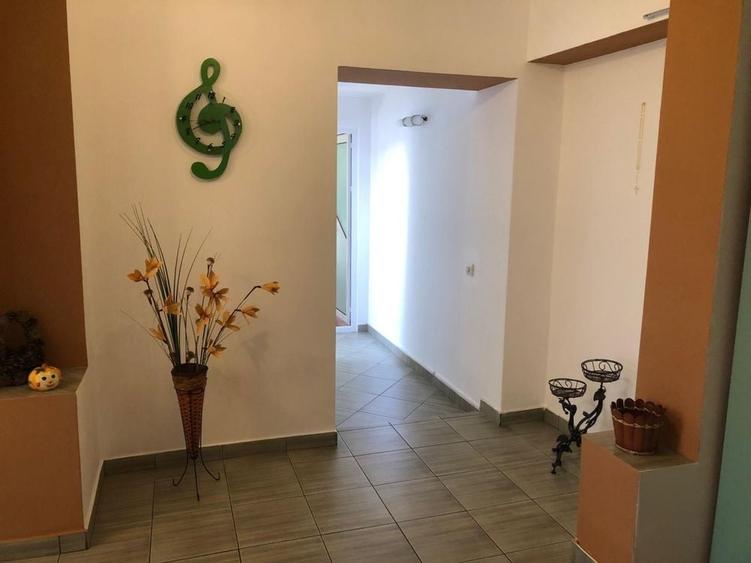 Apartament cu 2 camere decomandat în Micro 6